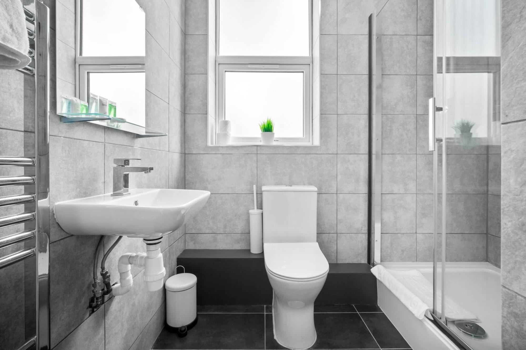 Luxe - Rowley Regis - Parking - Rated - Netflix - Wifi - 49bg Apartment *