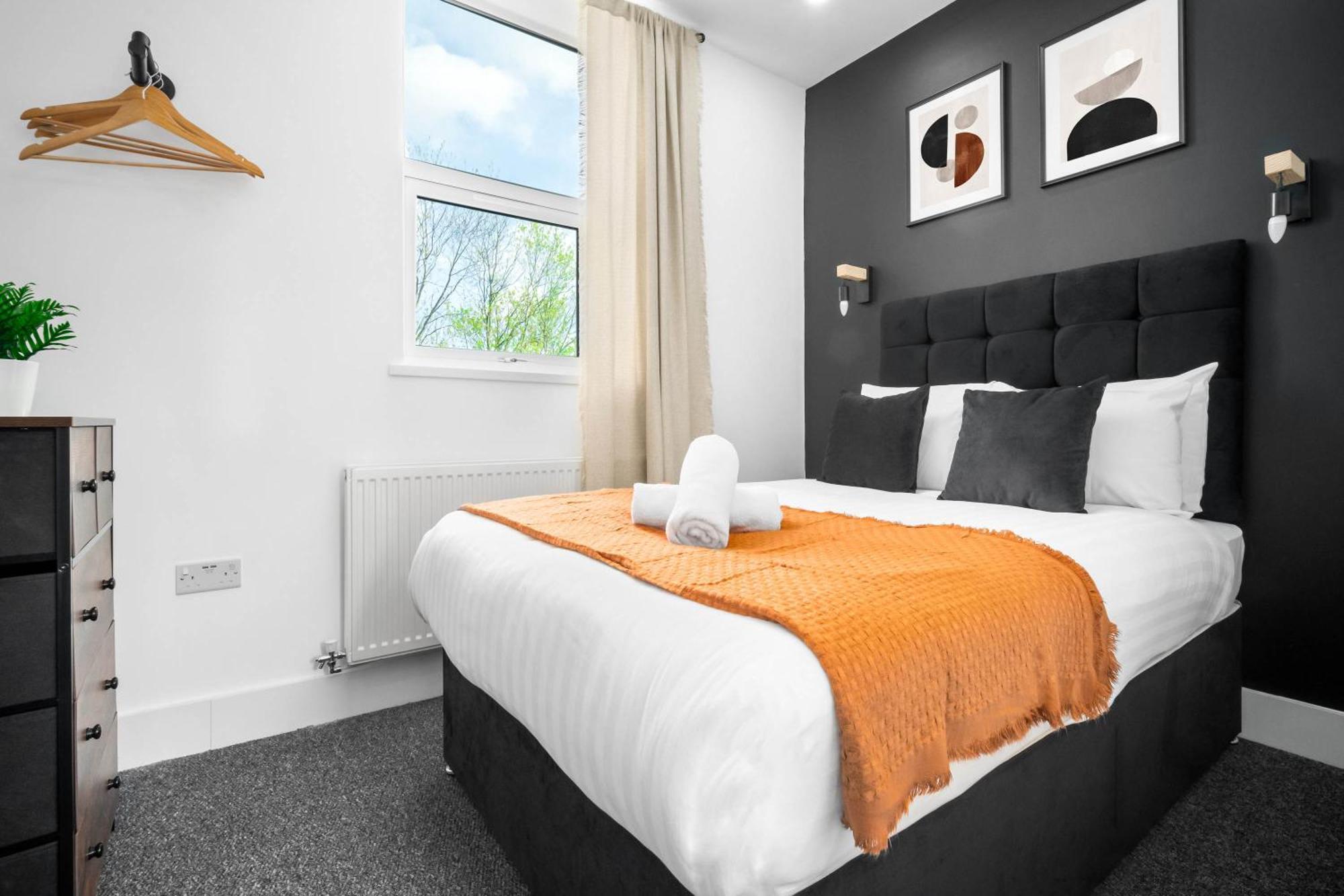 Luxe - Rowley Regis - Parking - Rated - Netflix - Wifi - 49bg Apartment *